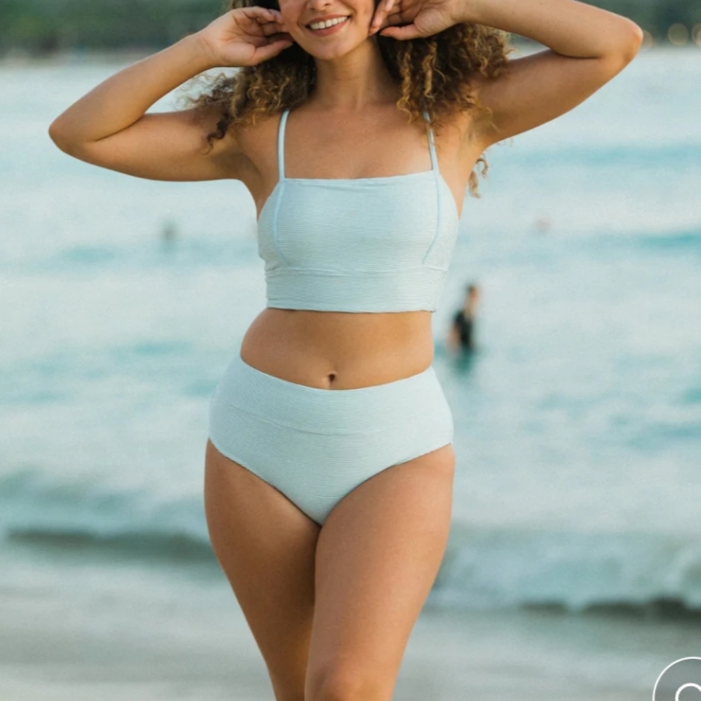 Nani Swimwear Textured Seafoam Surf Crop